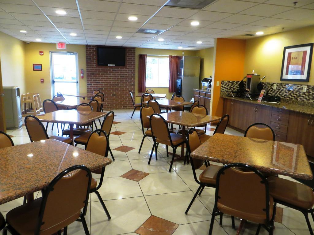Microtel By Wyndham South Bend Notre Dame University Buitenkant foto